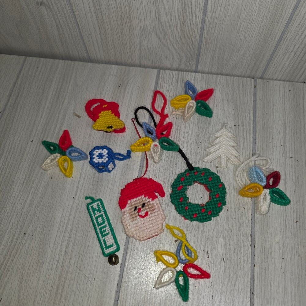 Vtg Handmade Mini Christmas Ornaments Holiday Decorations Country Retro Woven